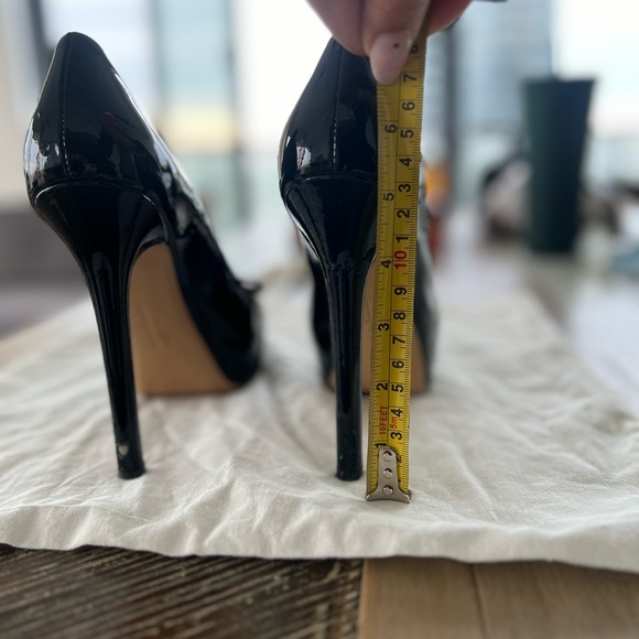 Salvatore Ferragamo Women's Pumps Sz 9 - Picture 7 of 7